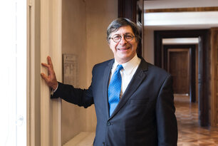 ERCO Milan cathedral body 1 ERCO Milan cathedral body 1